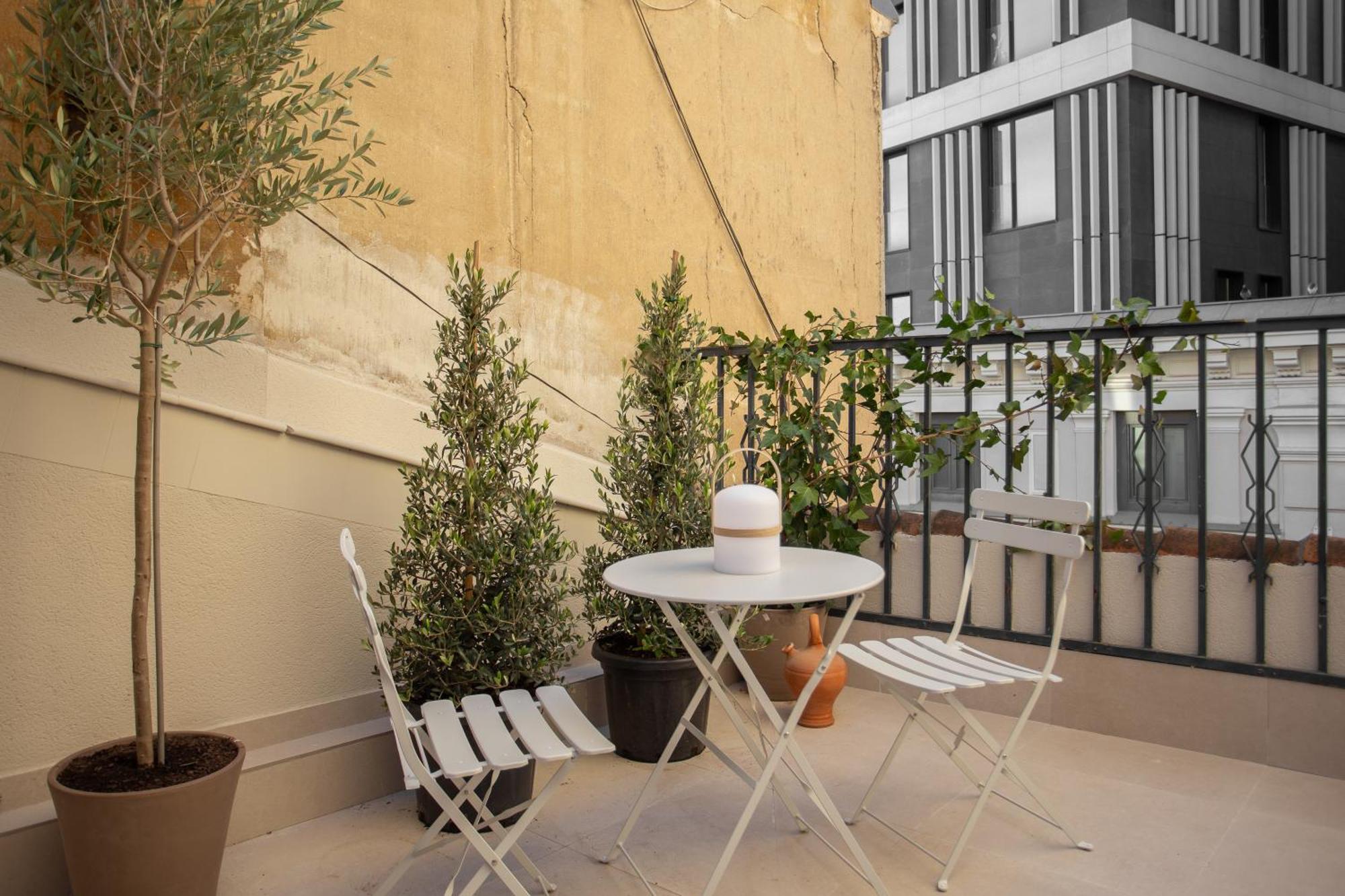 Aparthotel Behap Madrid Plaza del Carmen Exterior foto